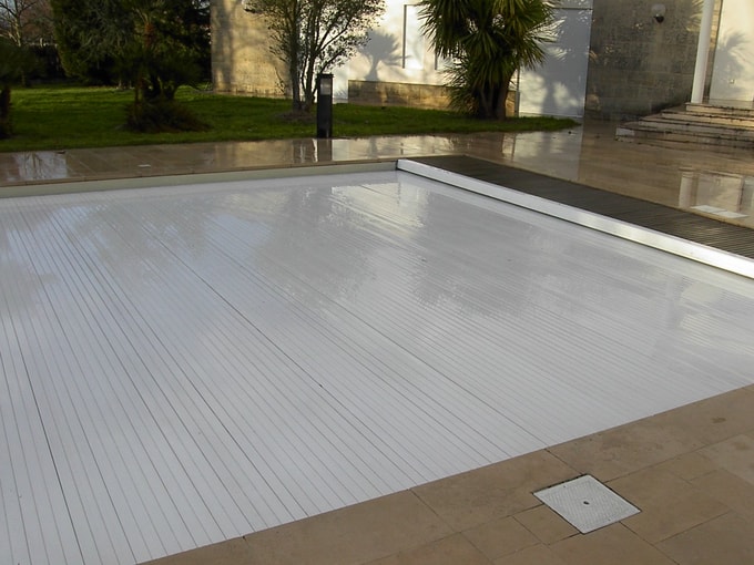Sécurité piscine à Bordeaux